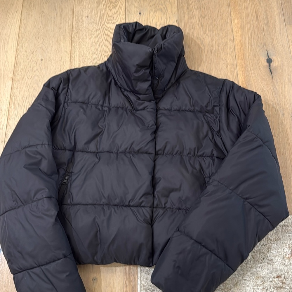 ALO black puffer jacket in XS